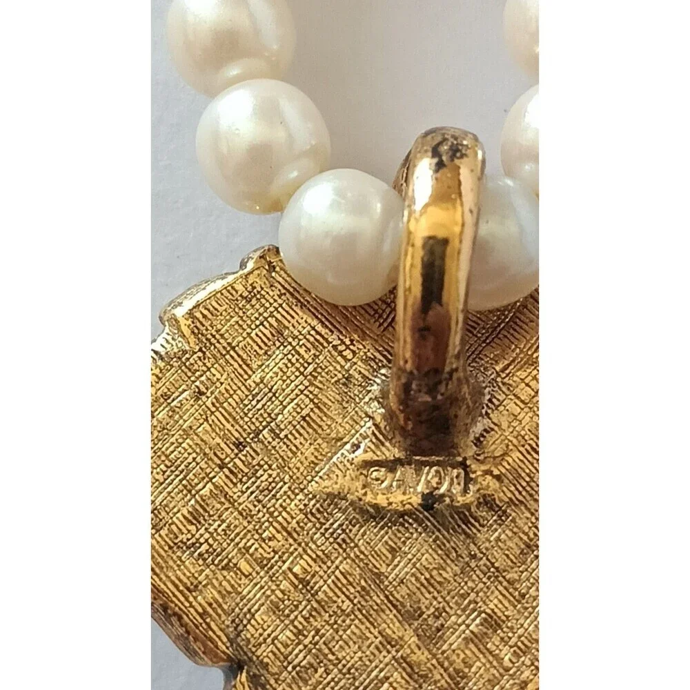 Vintage Estate Avon Faux Pearl Strand Necklace With Floral Pendant